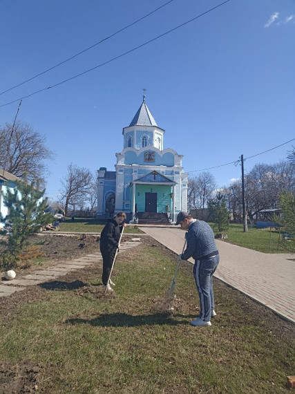 Уборка храма Неопалимая Купина.